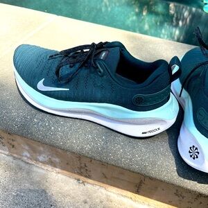 NIKE Reactx Infinity Run 4
